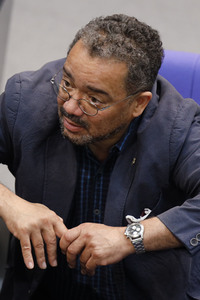 235. Sitzung des Deutschen Bundestages in Berlin