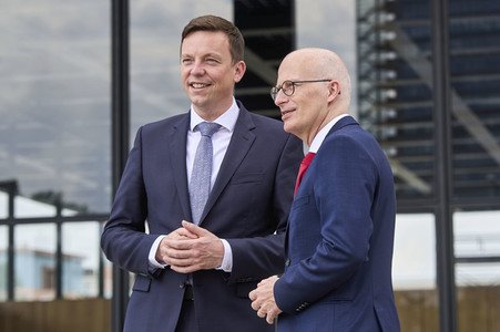 Ministerpräsidenten der Länder besuchen die Neue Nationalgalerie in Berlin
