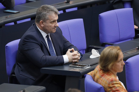 235. Sitzung des Deutschen Bundestages in Berlin