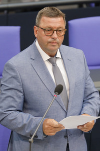 235. Sitzung des Deutschen Bundestages in Berlin