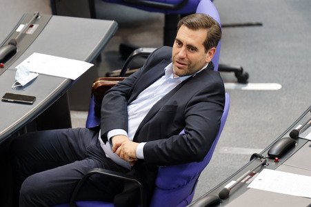 235. Sitzung des Deutschen Bundestages in Berlin