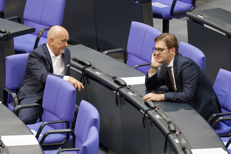 235. Sitzung des Deutschen Bundestages in Berlin