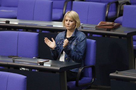 235. Sitzung des Deutschen Bundestages in Berlin