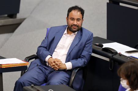 235. Sitzung des Deutschen Bundestages in Berlin