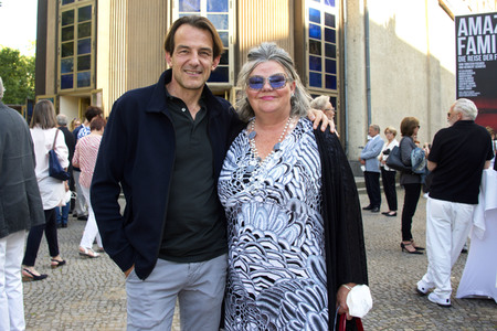 Theaterpremiere 'Amazing Family' in Berlin