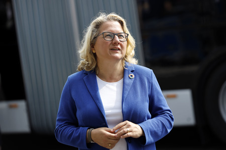 Inbetriebnahme der neuen Ladeinfrastruktur für Elektro-Busse