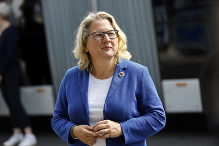 Inbetriebnahme der neuen Ladeinfrastruktur für Elektro-Busse