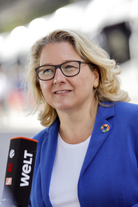 Inbetriebnahme der neuen Ladeinfrastruktur für Elektro-Busse