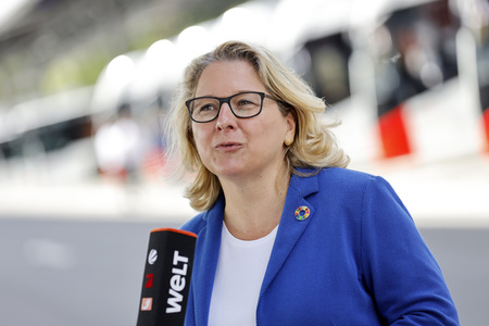 Inbetriebnahme der neuen Ladeinfrastruktur für Elektro-Busse