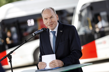 Inbetriebnahme der neuen Ladeinfrastruktur für Elektro-Busse