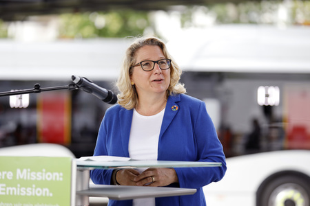 Inbetriebnahme der neuen Ladeinfrastruktur für Elektro-Busse