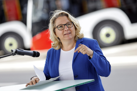 Inbetriebnahme der neuen Ladeinfrastruktur für Elektro-Busse