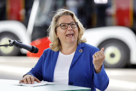 Inbetriebnahme der neuen Ladeinfrastruktur für Elektro-Busse