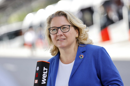 Inbetriebnahme der neuen Ladeinfrastruktur für Elektro-Busse