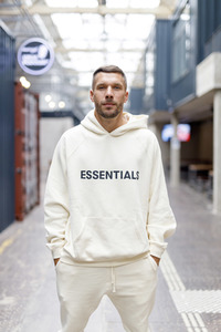 Scheckübergabe Lukas Podolski Stiftung in Köln