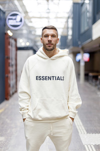 Scheckübergabe Lukas Podolski Stiftung in Köln