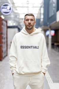 Scheckübergabe Lukas Podolski Stiftung in Köln