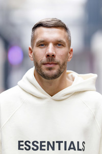 Scheckübergabe Lukas Podolski Stiftung in Köln