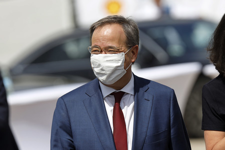 Inbetriebnahme der Wasserstoffelektrolyse REFHYNE Anlage von Shell in Wesseling