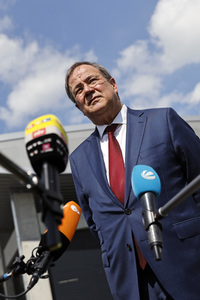 Inbetriebnahme der Wasserstoffelektrolyse REFHYNE Anlage von Shell in Wesseling