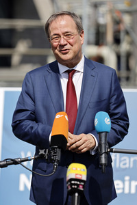 Inbetriebnahme der Wasserstoffelektrolyse REFHYNE Anlage von Shell in Wesseling