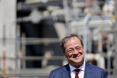 Inbetriebnahme der Wasserstoffelektrolyse REFHYNE Anlage von Shell in Wesseling