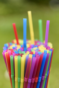 Symbolfoto Wegwerfprodukte aus Plastik