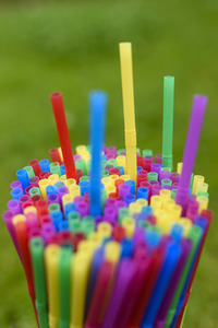 Symbolfoto Wegwerfprodukte aus Plastik