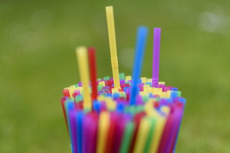 Symbolfoto Wegwerfprodukte aus Plastik