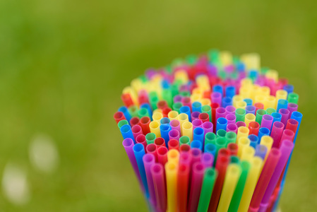 Symbolfoto Wegwerfprodukte aus Plastik