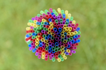 Symbolfoto Wegwerfprodukte aus Plastik