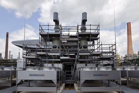Symbolfoto Shell Raffinerie