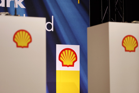 Symbolfoto Shell Raffinerie