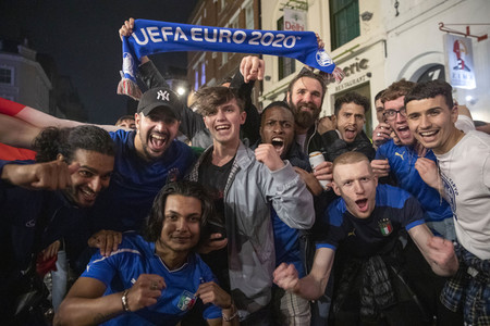 Italien-Fans feiern den EM-Sieg in London
