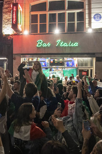 Italien-Fans feiern den EM-Sieg in London