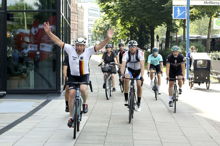 Zieleinlauf der HerzRadtour in Hamburg