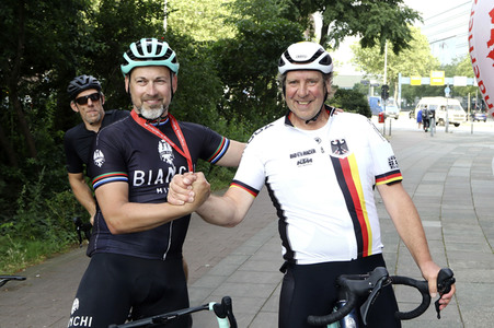 Zieleinlauf der HerzRadtour in Hamburg