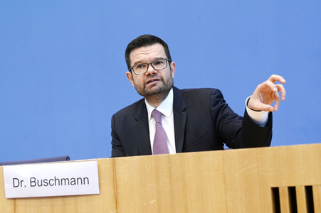 Pressekonferenz zur Verfassungsbeschwerde der FDP gegen Staatstrojaner in Berlin