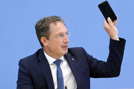 Pressekonferenz zur Verfassungsbeschwerde der FDP gegen Staatstrojaner in Berlin