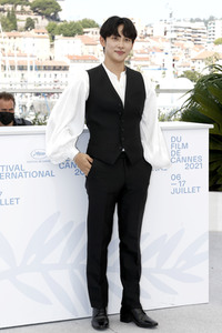 Photocall 'Emergency Declaration', Cannes Film Festival 2021