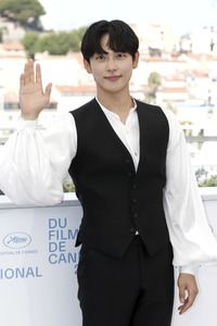 Photocall 'Emergency Declaration', Cannes Film Festival 2021