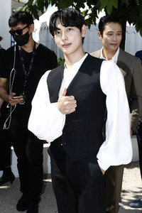 Photocall 'Emergency Declaration', Cannes Film Festival 2021