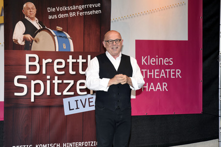 Volkssänger-Revue 'Brettl-Spitzen' in Haar