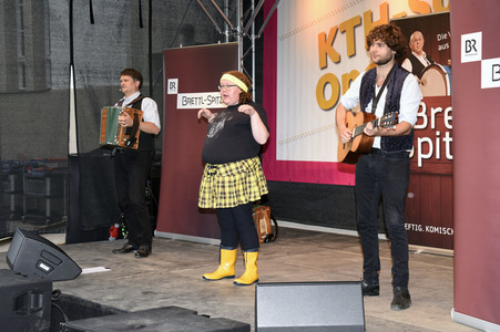 Volkssänger-Revue 'Brettl-Spitzen' in Haar