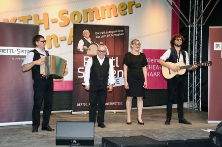 Volkssänger-Revue 'Brettl-Spitzen' in Haar