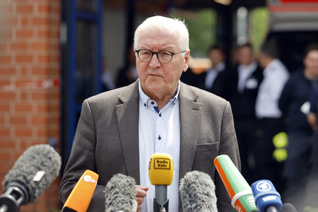 Frank-Walter Steinmeier und Armin Laschet besuchen Hochwassergebiet in Erftstadt