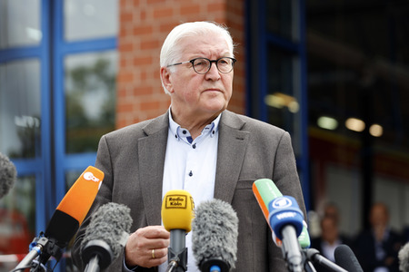 Frank-Walter Steinmeier und Armin Laschet besuchen Hochwassergebiet in Erftstadt