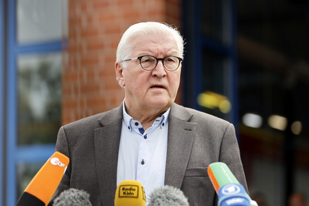 Frank-Walter Steinmeier und Armin Laschet besuchen Hochwassergebiet in Erftstadt