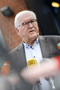 Frank-Walter Steinmeier und Armin Laschet besuchen Hochwassergebiet in Erftstadt