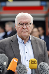 Frank-Walter Steinmeier und Armin Laschet besuchen Hochwassergebiet in Erftstadt